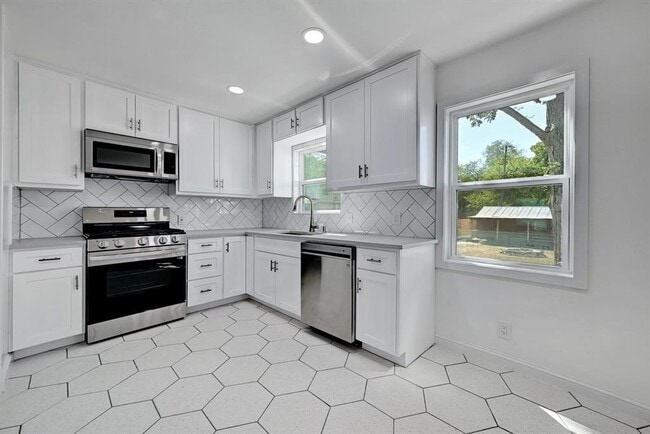 Building Photo - 203 Nelray Blvd