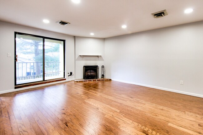 Building Photo - 411 W Conestoga Rd