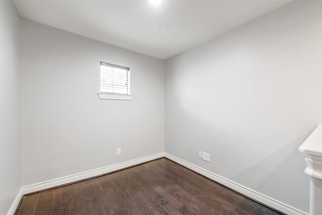 Building Photo - 5950 Kansas St