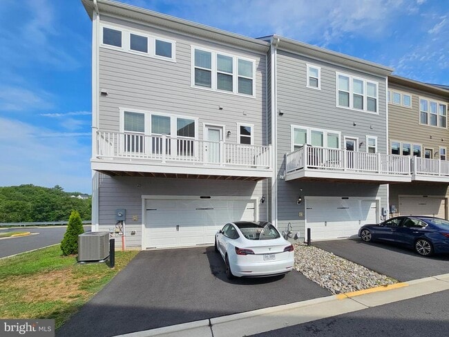 Building Photo - 17235 Branched Oak Rd