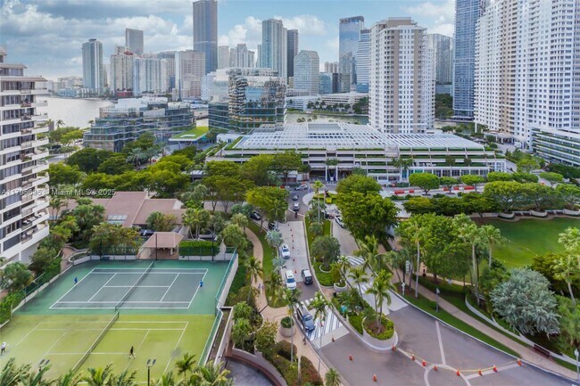 Building Photo - 540 Brickell Key Dr