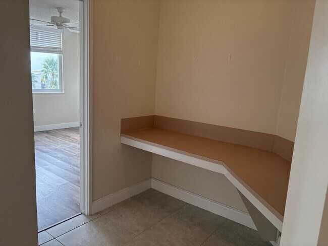 Building Photo - 1000 Scotia Dr