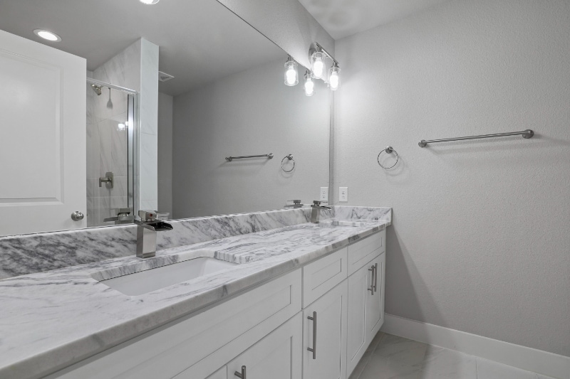 Building Photo - Room in House on Harding St