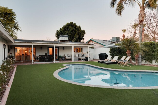 Building Photo - 243 W Harmont Dr