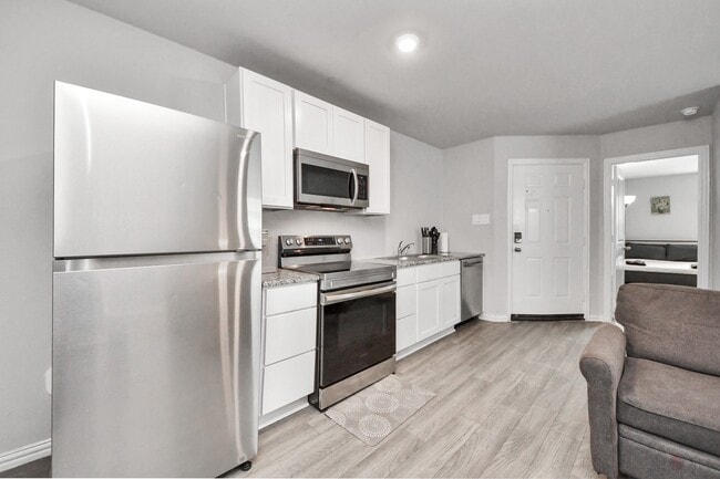 Building Photo - 9027 Madera Rd