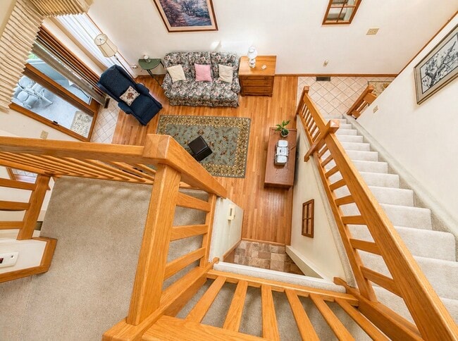 Building Photo - 209 Vivian Ln