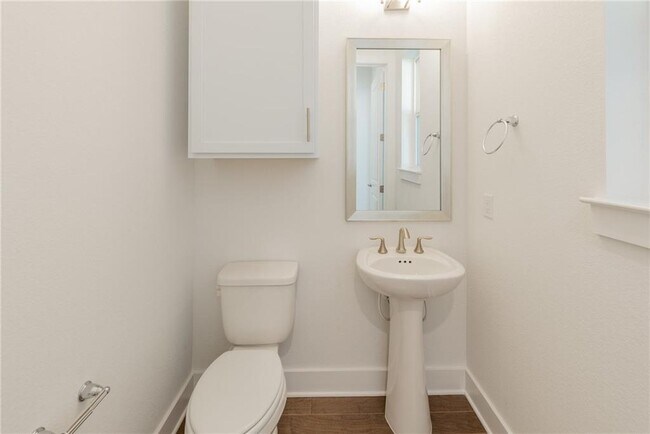 Building Photo - 1617 Woodwind Ln