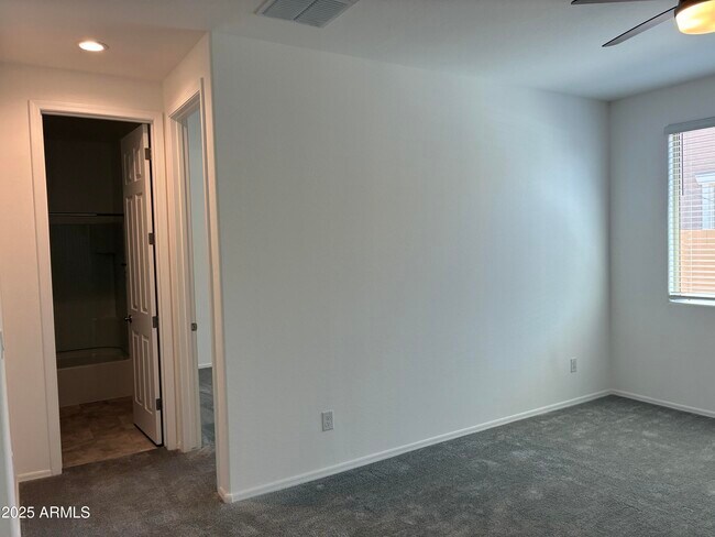Building Photo - 813 S 107th Dr
