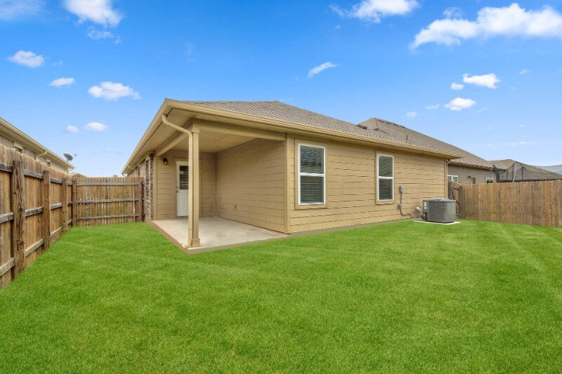 Building Photo - 5816 Roderick Dr