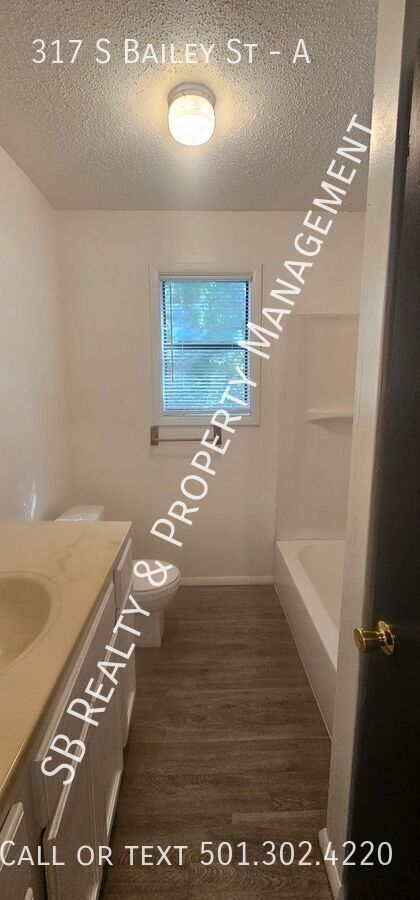 Building Photo - 317 S Bailey St