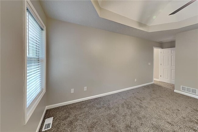 Building Photo - 142 Hartwood Dr