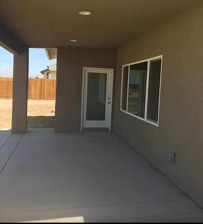 Building Photo - 15032 Rye Field Dr