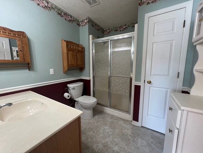 Building Photo - Beautiful 2-bedroom, 2-bathroom Townhome!