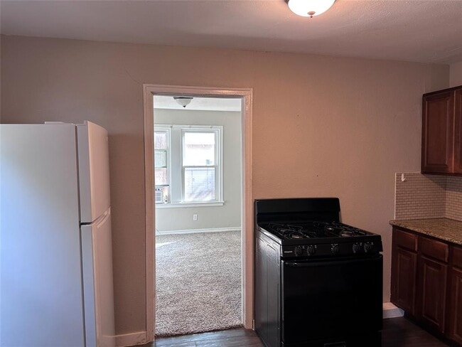 Building Photo - 808 E 46th St