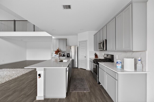 Building Photo - 6823 Amber Clf Ln