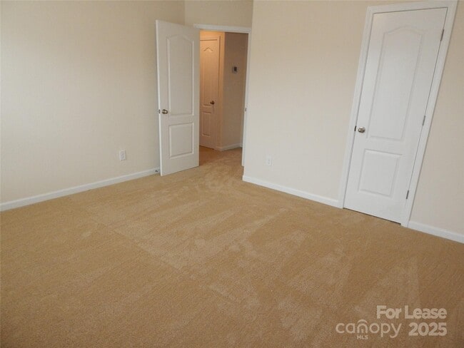 Building Photo - 6036 Loy Ct