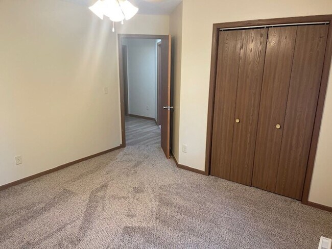 Building Photo - 108 W Olive St