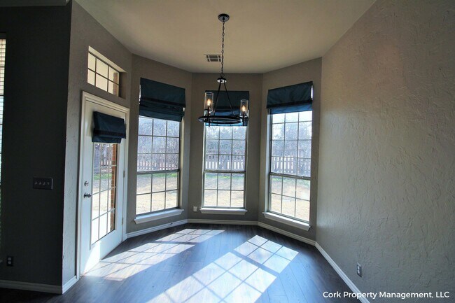 Building Photo - 2808 Stonebrook Rd