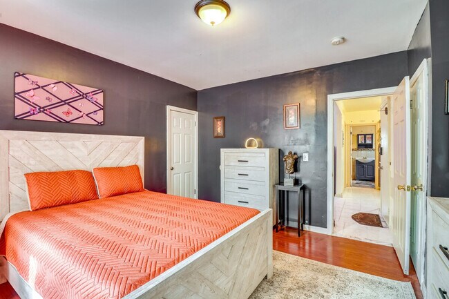 Building Photo - 787 S 13th St