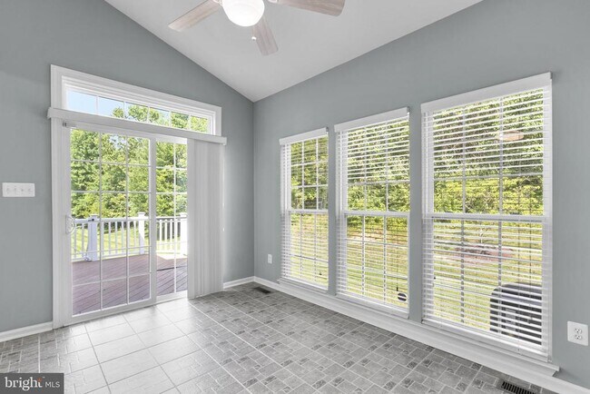 Building Photo - 6381 Stockbridge Overlook Ct