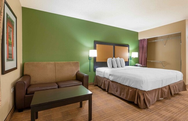 Building Photo - Furnished Studio-Chicago - Schaumburg - Co...