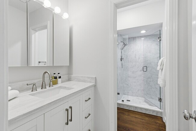 Building Photo - 3208 N Flagler Dr