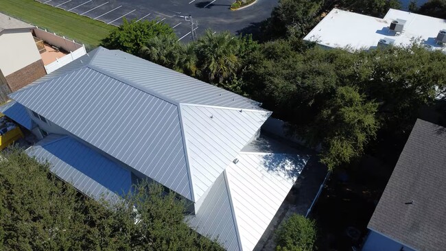 Building Photo - 3839 Sandstone Ct