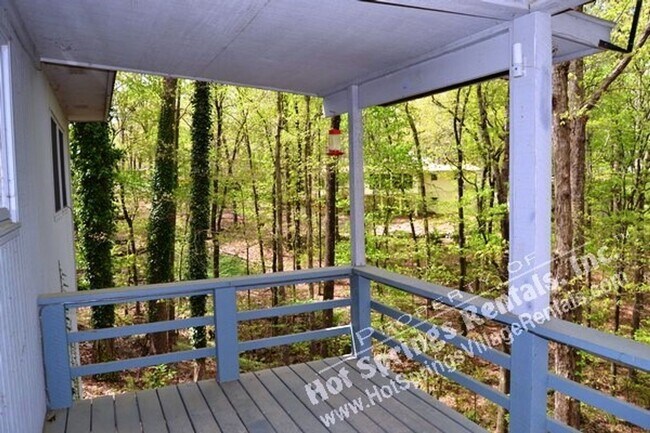 Building Photo - West Gate Area | Home | Unfurnished