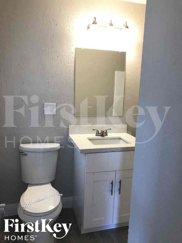 Building Photo - 4882 Pine Cone Ln