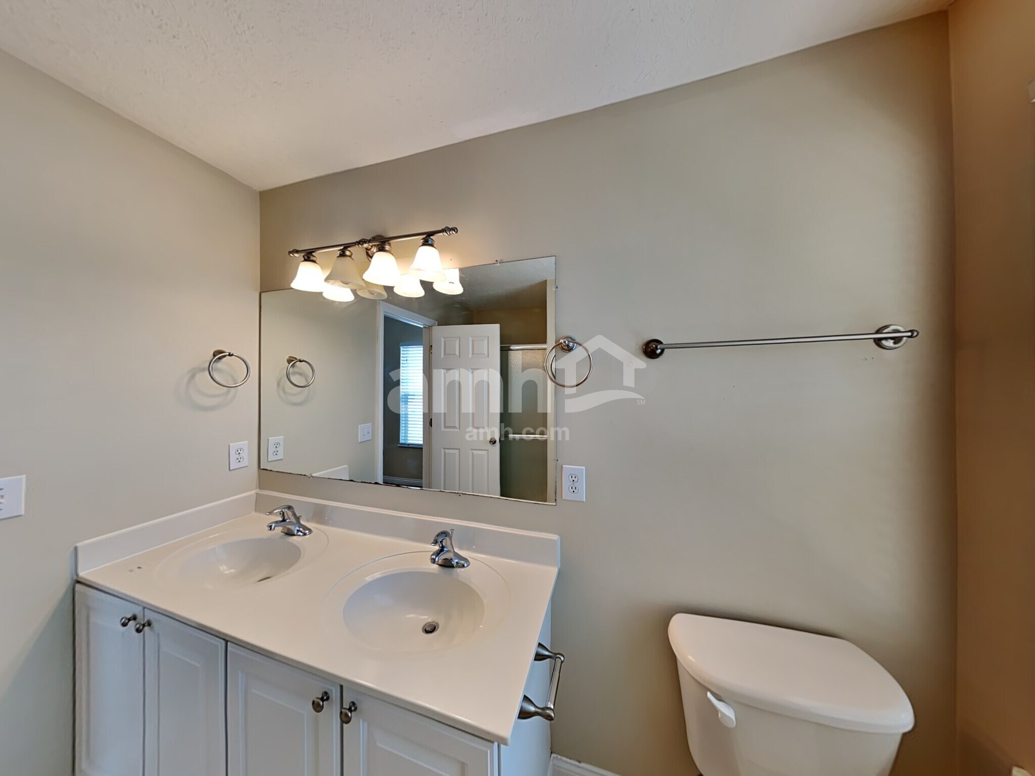 Building Photo - 7181 Normanton Dr