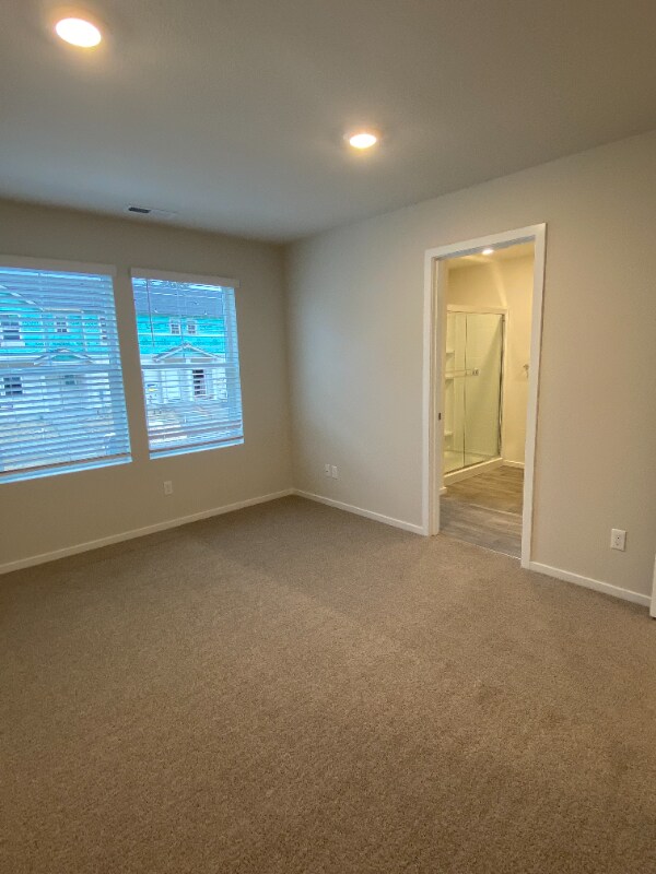 Building Photo - 889 N 18th Ave