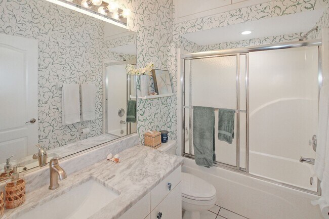 Building Photo - Waterford Annual Villa For Rent