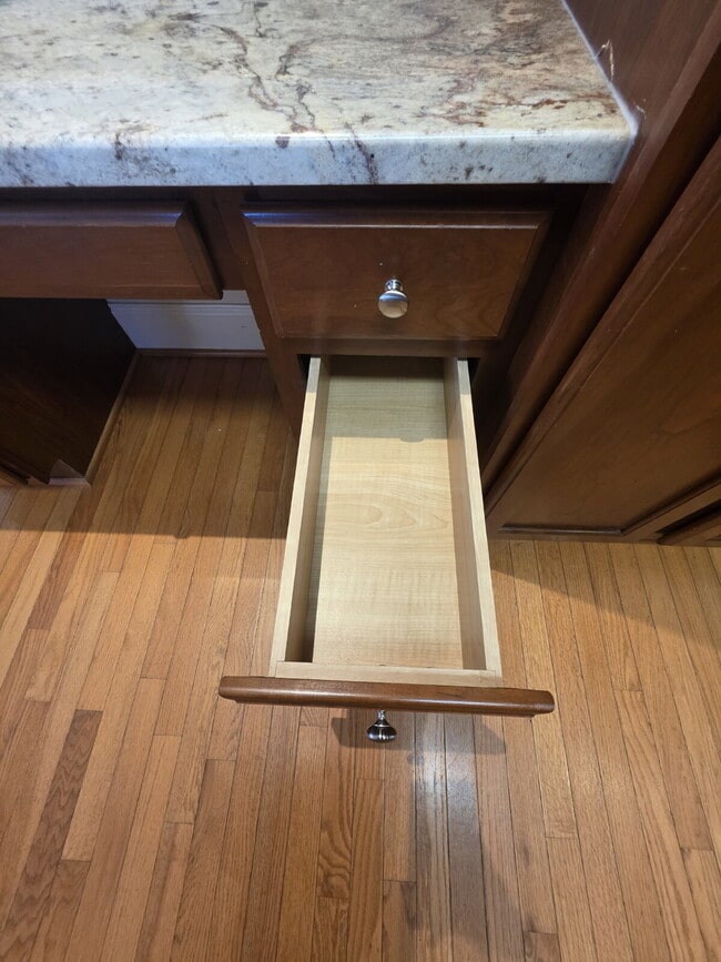 Building Photo - Spacious 4-Bedroom Home for Rent in Kings ...