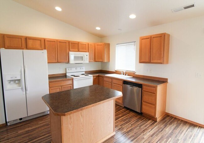 Building Photo - 5108 Catalonia Dr