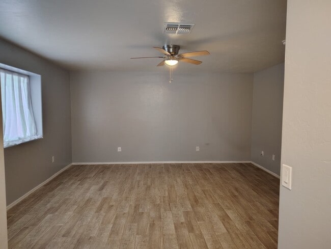 Building Photo - 73 Ver Patria