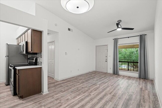 Building Photo - 1705 Crossing Pl