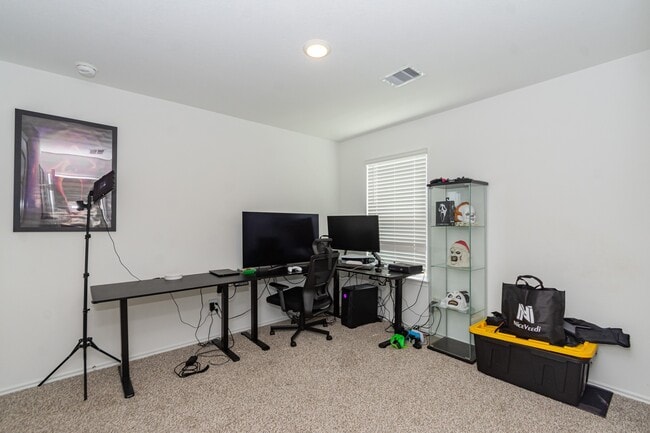 Building Photo - 5419 Wyndham Rdg Ln
