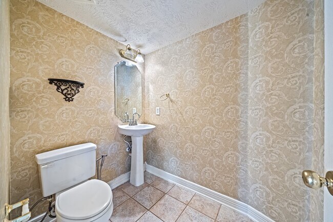 Building Photo - 9306 Lochflora Dr