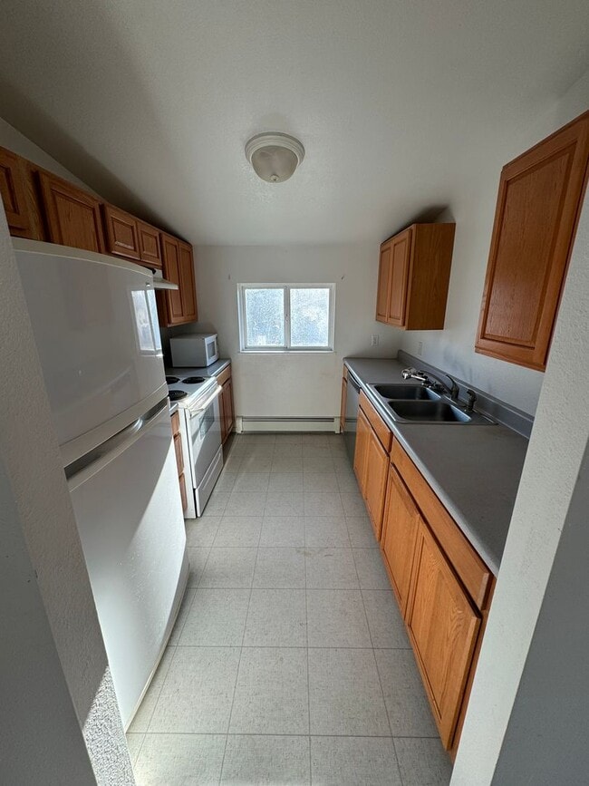 Building Photo - 5800 E Beaver Ave