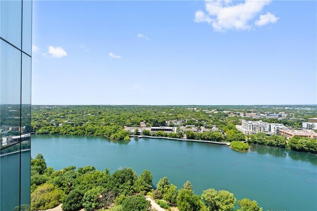 Building Photo - 44 East Ave