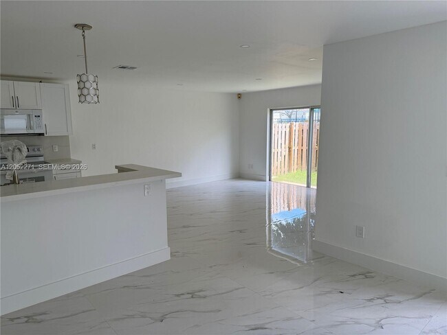 Building Photo - 13889 SW 103rd Ln