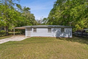Building Photo - 2304 Miss Muffet Ln W