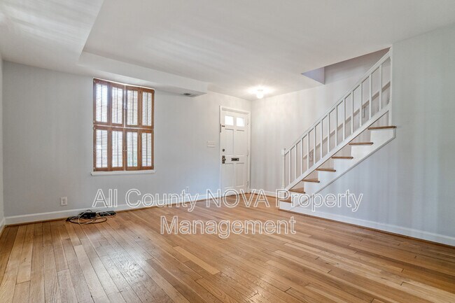 Building Photo - 2925 S Dinwiddie St