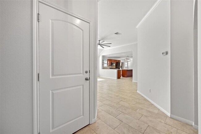 Building Photo - 6909 Bay City Bend