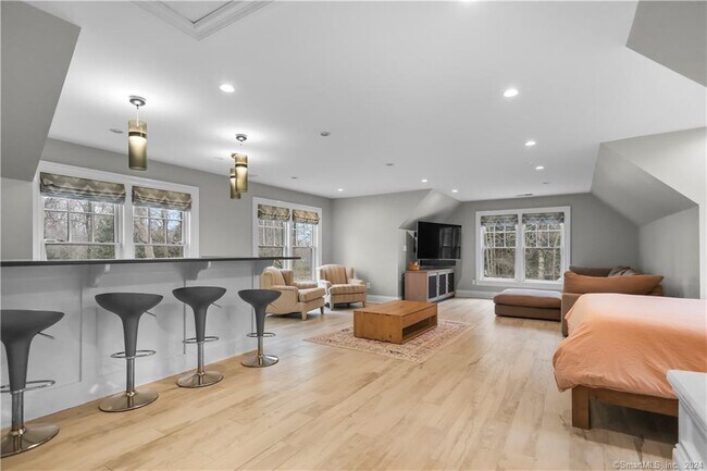 Building Photo - 46 Burr Farms Rd