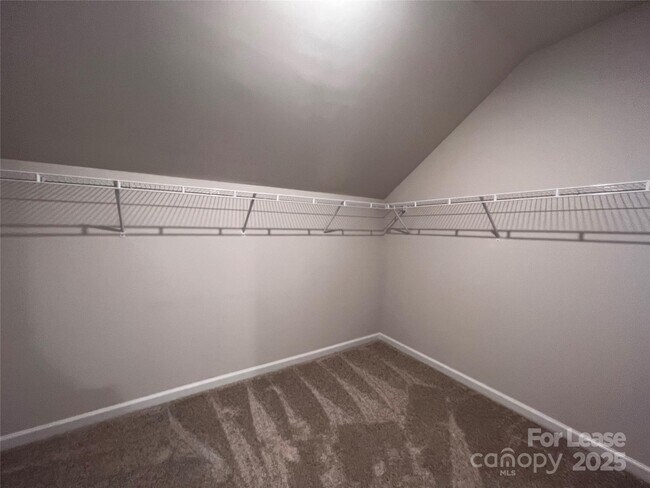 Building Photo - 108 Keats Aly