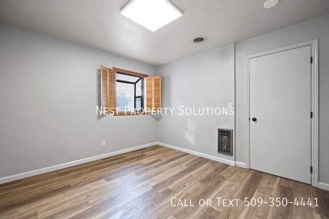 Building Photo - 1221 S Baker St