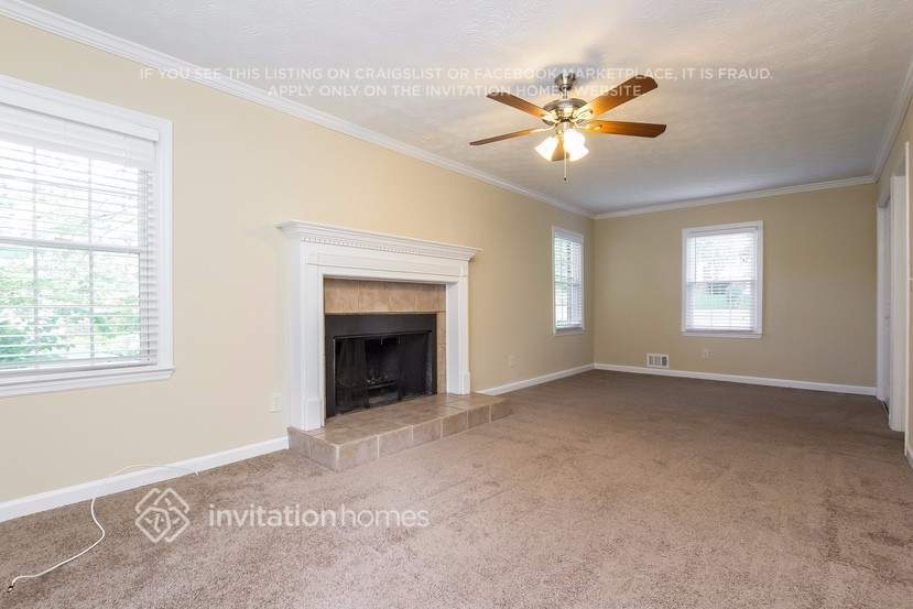 Building Photo - 3195 Sharon Ln
