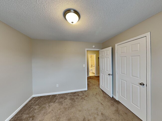 Building Photo - 5657 Wolf Pack Dr