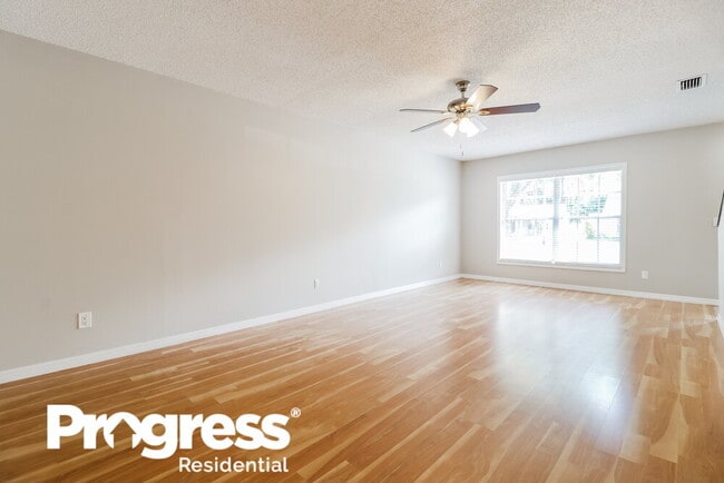 Building Photo - 2825 Cedaridge Dr